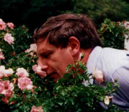 10_robert_sniff_close.pct