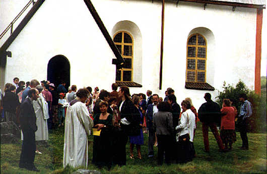 1992-gang_outside.jpg
