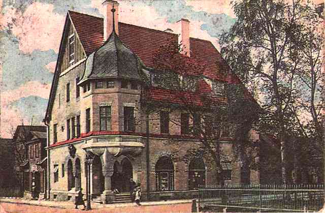 house_and_chemists_shop.pct